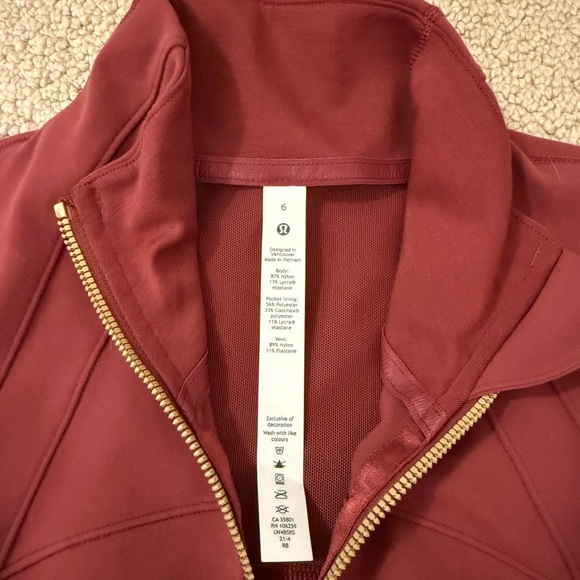 Lululemon define jacket- Mulled wine with gold zip - Picture 5 of 8
